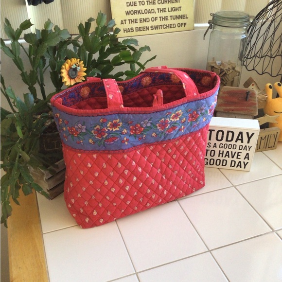 Quilted Paisley Red Floral Tote - Picture 5 of 7